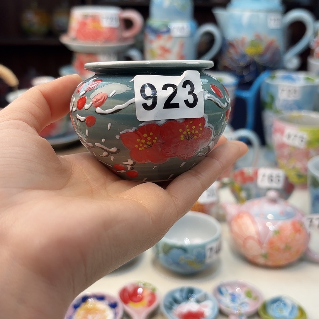 瓷片兔兔好漂亮呜呜a o o x x y y