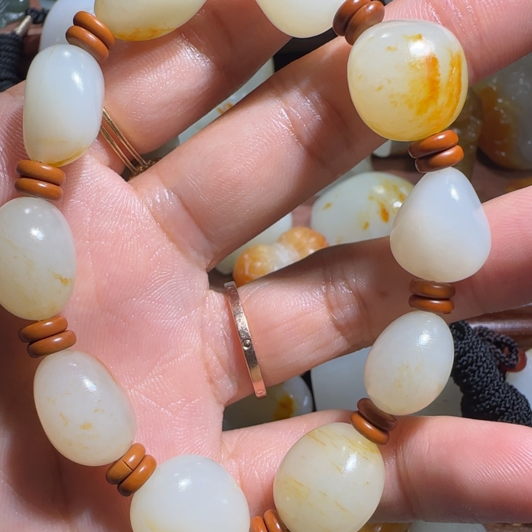 刘***坤和田玉未镶嵌挂件