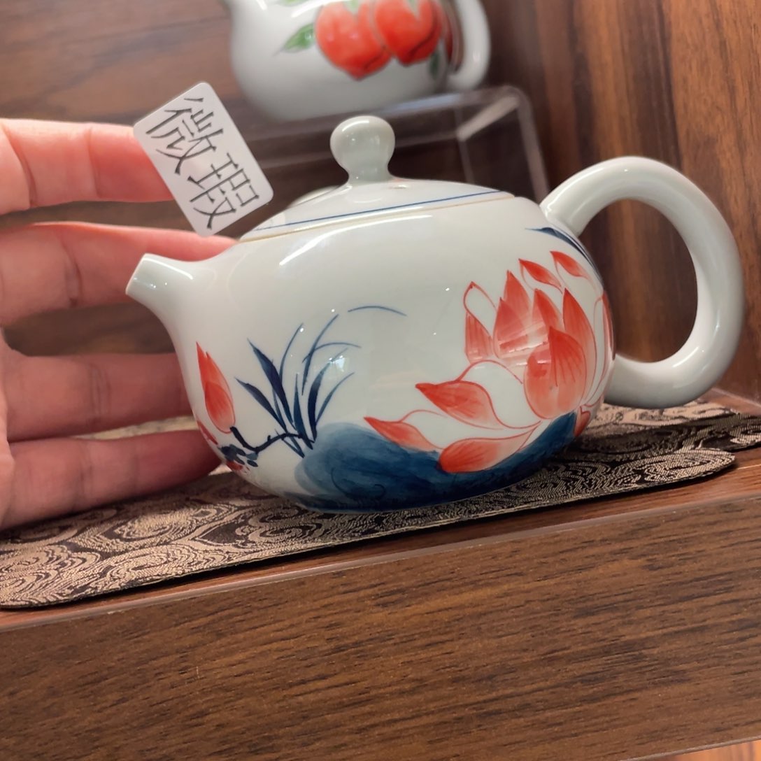 釉下手绘茶具微瑕