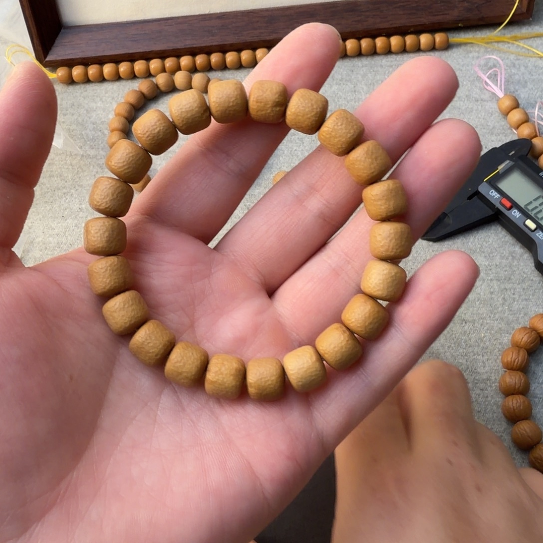 道珠波澜猴头手串微微瑕