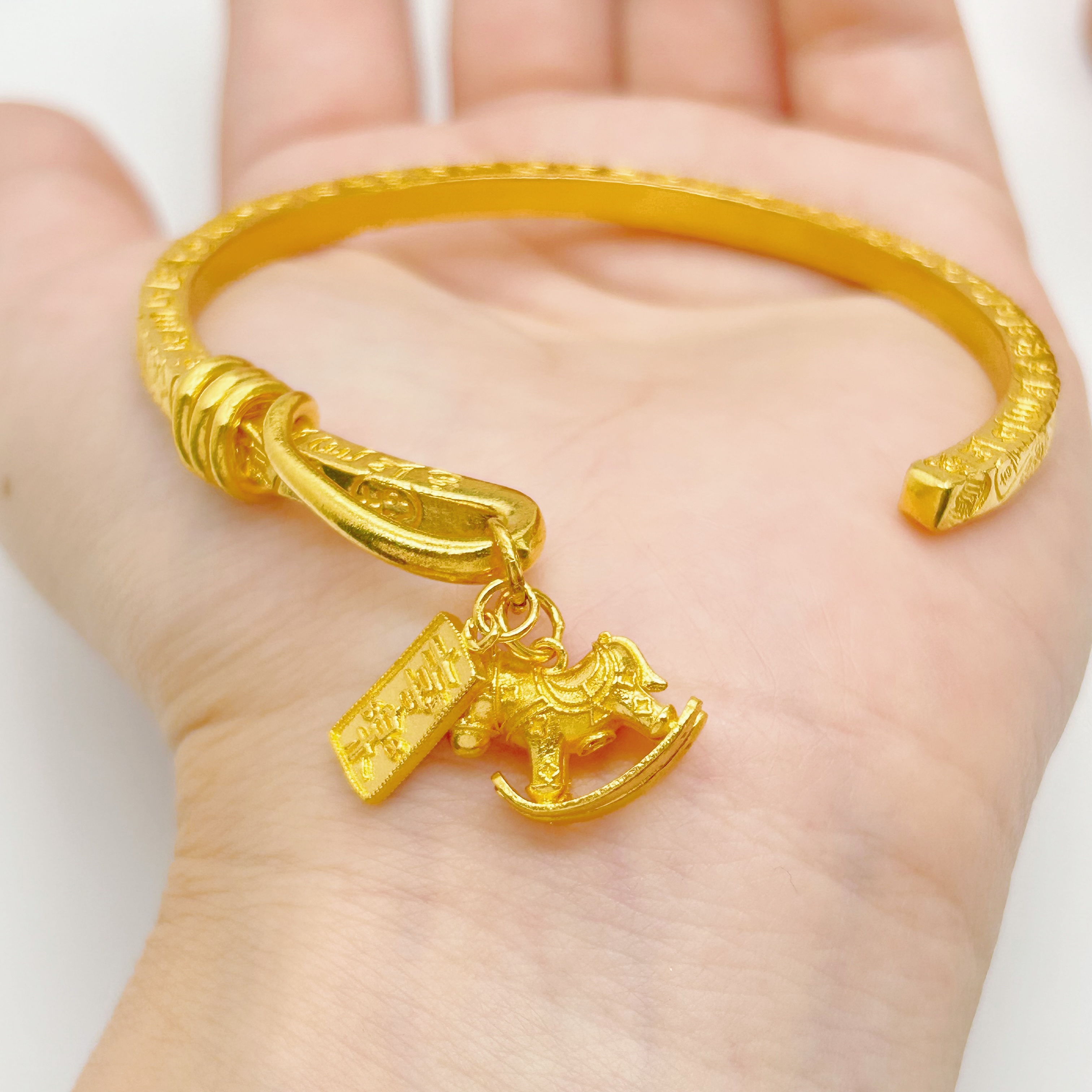 足金999錾刻手镯 54.06g