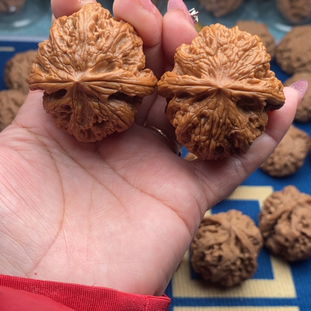 文玩核桃把件粗筋44