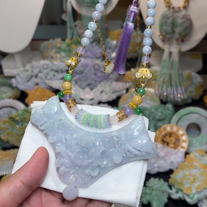 翡翠未镶嵌颈饰吊坠