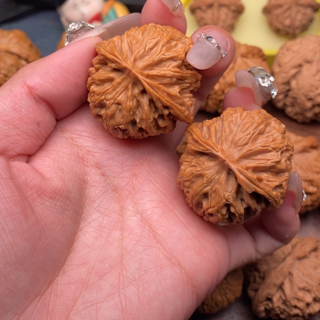 文玩核桃把件全品，红皮苹果园38