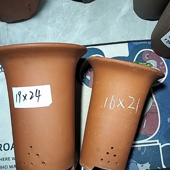 紫砂红泥兰花盆两个