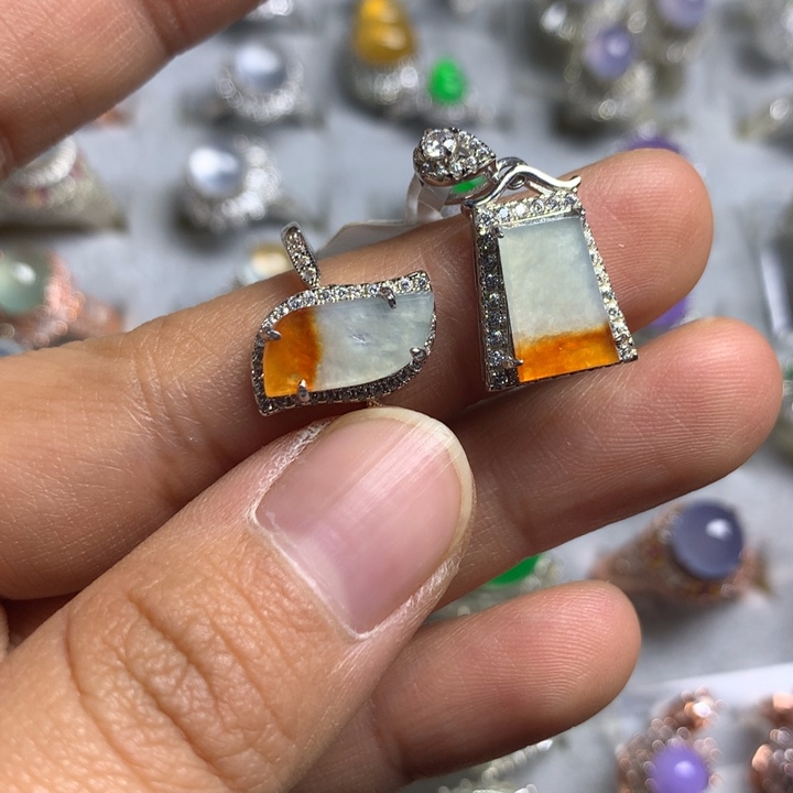 翡翠未镶嵌戒指银托镶嵌，可直接佩戴