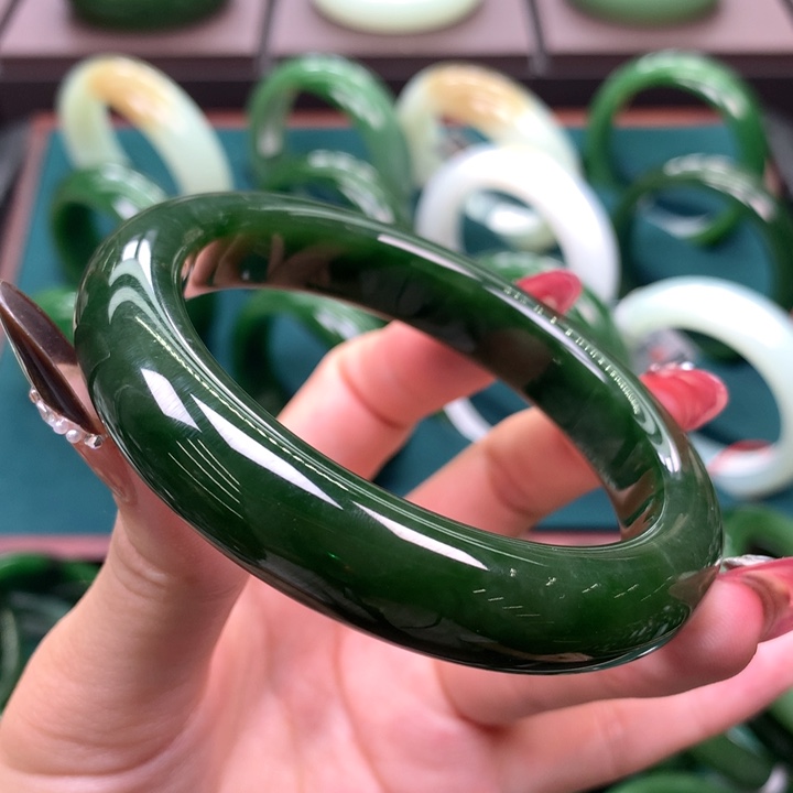 未镶嵌手镯和田玉（碧玉）6061