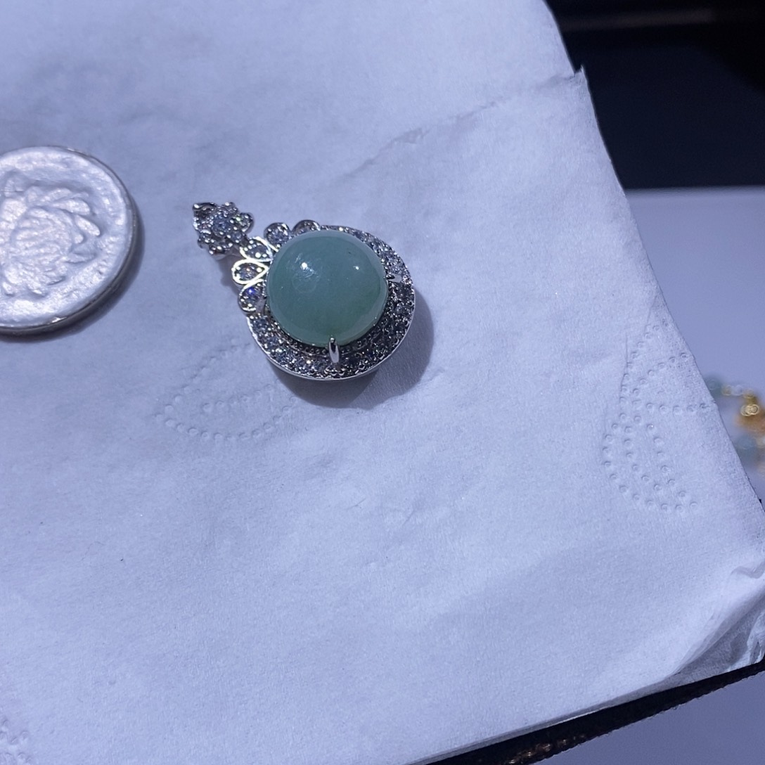 翡翠吊坠(不含链)未镶嵌