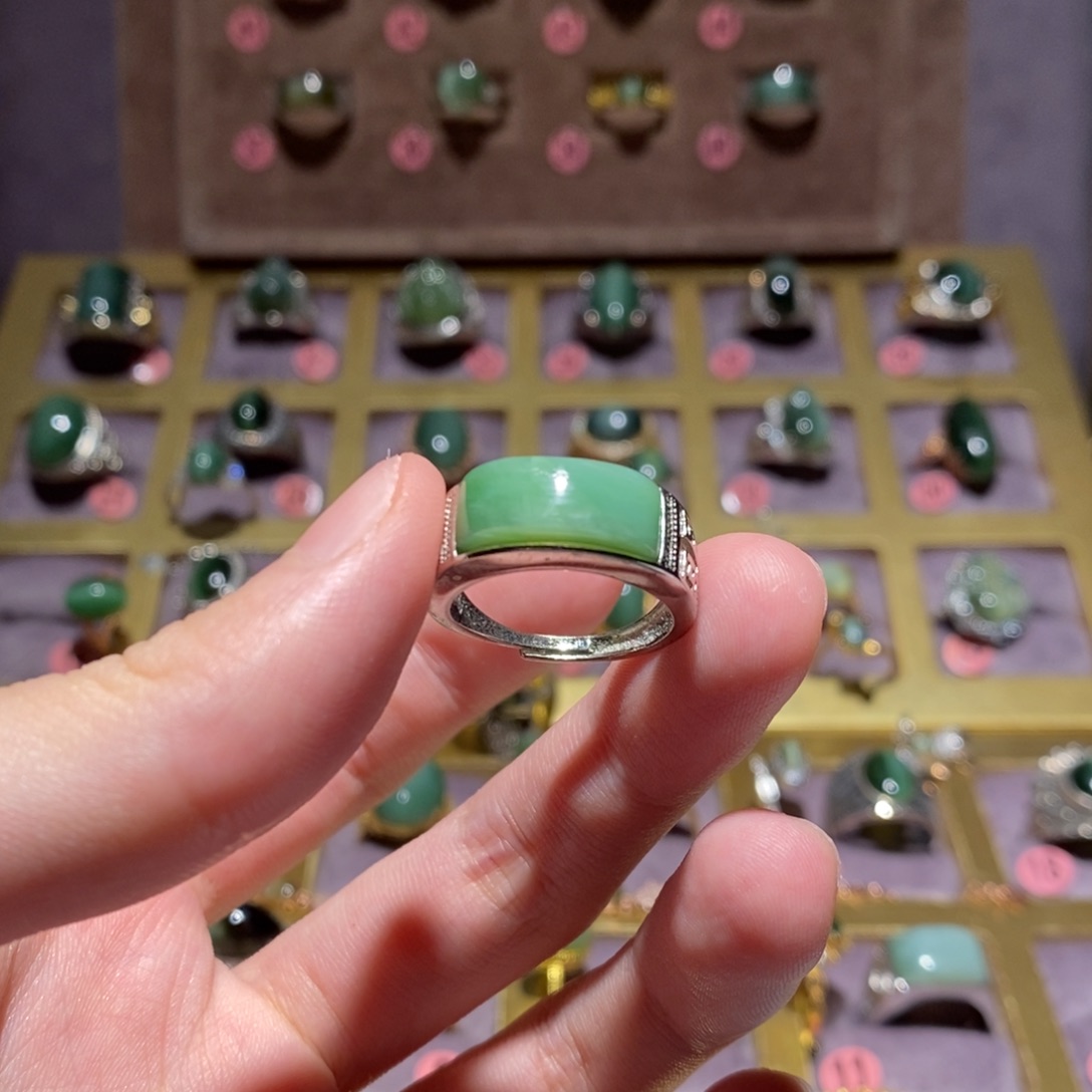 和田玉（碧玉）戒指未镶嵌