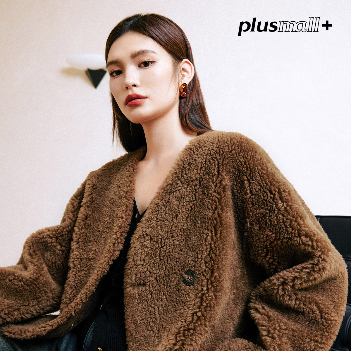 【折扣款】PLUSMALL 卡卡棕熊 麂皮绒双排扣复古保暖外套PM2409124