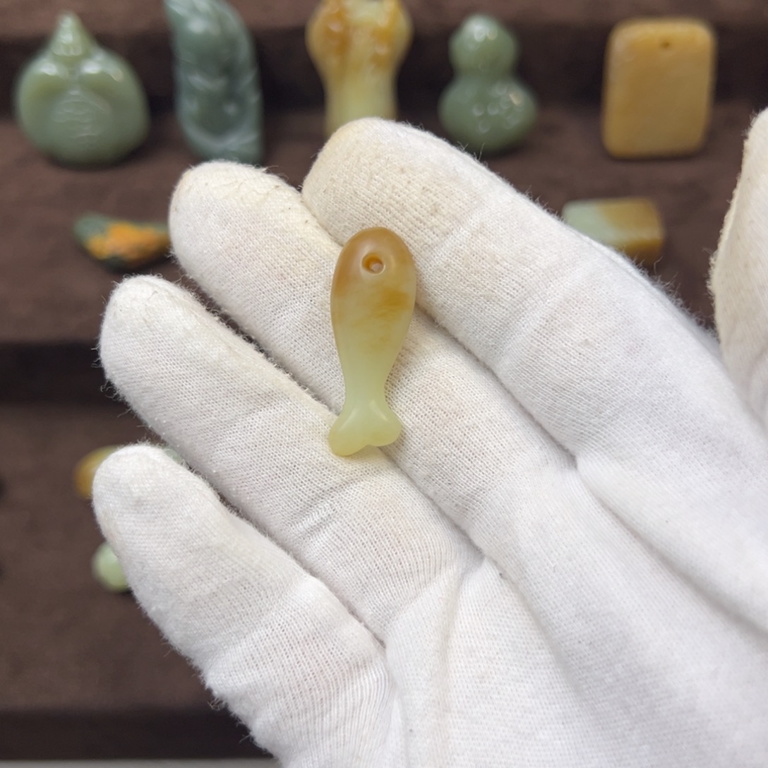 岫岩河磨玉（透闪石质玉）未镶嵌颈饰