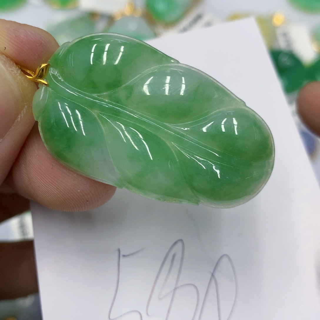 翡翠颈饰18K金镶嵌?**?翡翠