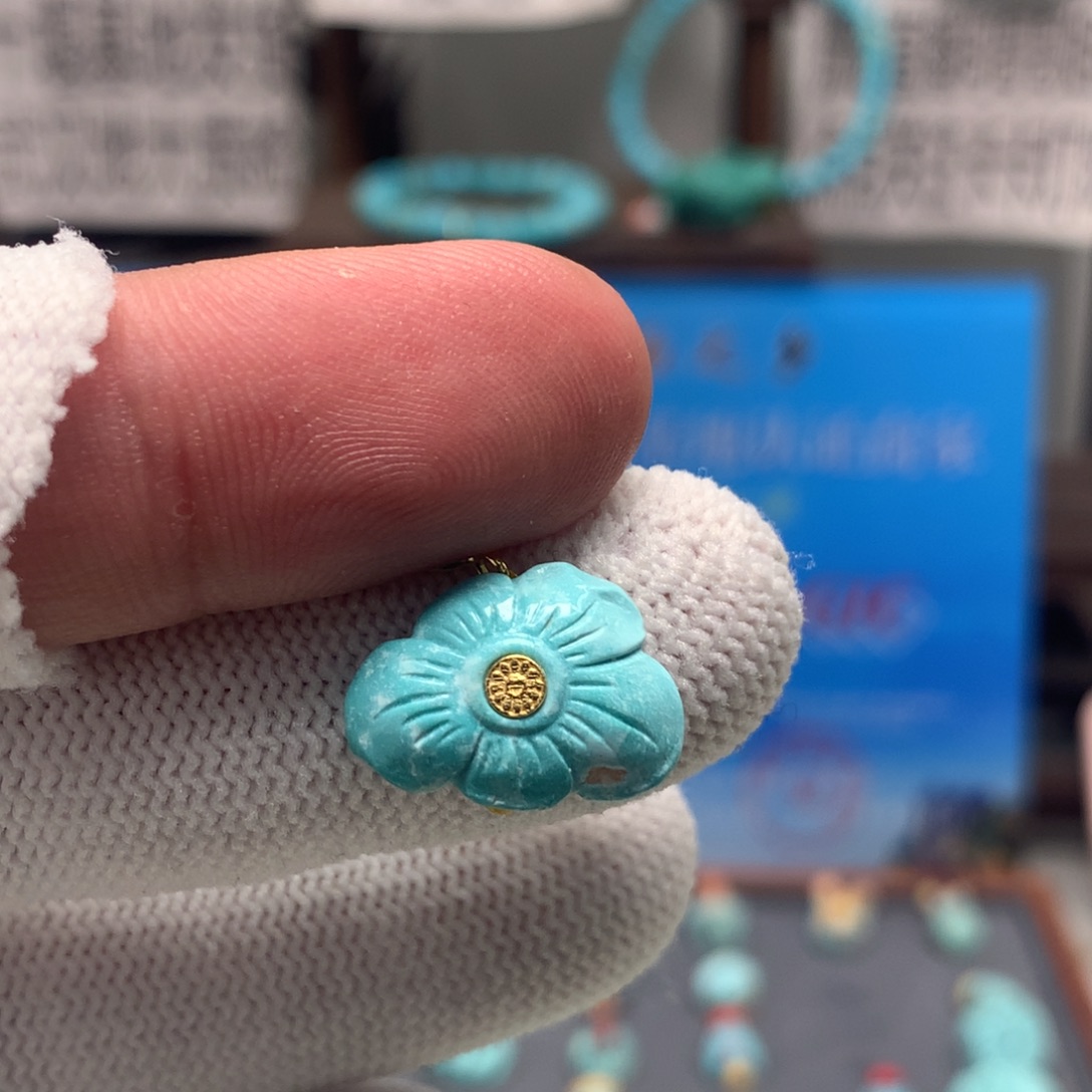 绿松石未镶嵌挂件