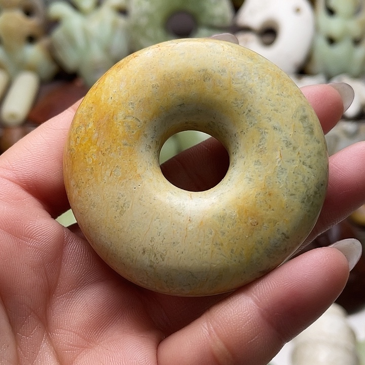 岫岩河磨玉（透闪石质玉）未镶嵌把件