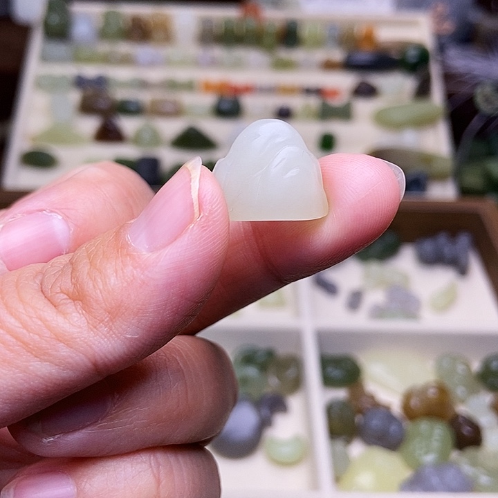 我***u和田玉未镶嵌手链