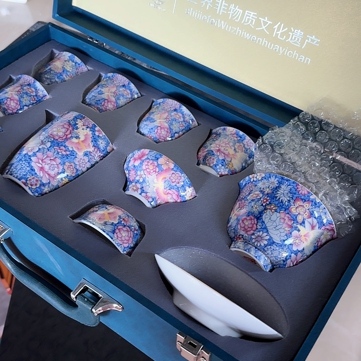 孤品茶具套装等。         