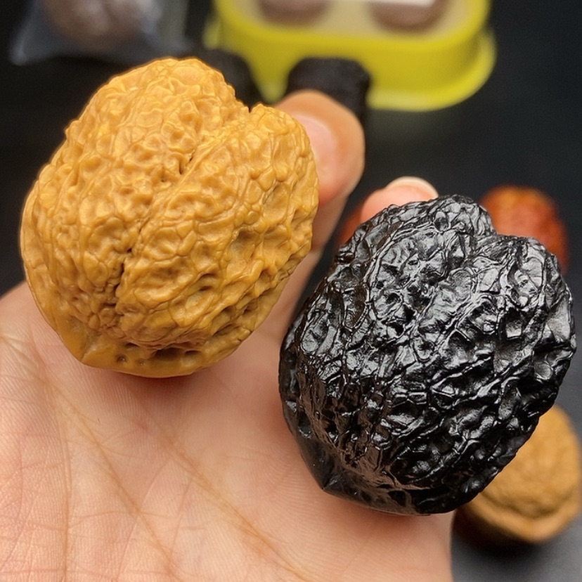 【闪购商品】把件文玩核桃41尺金蟒元宝