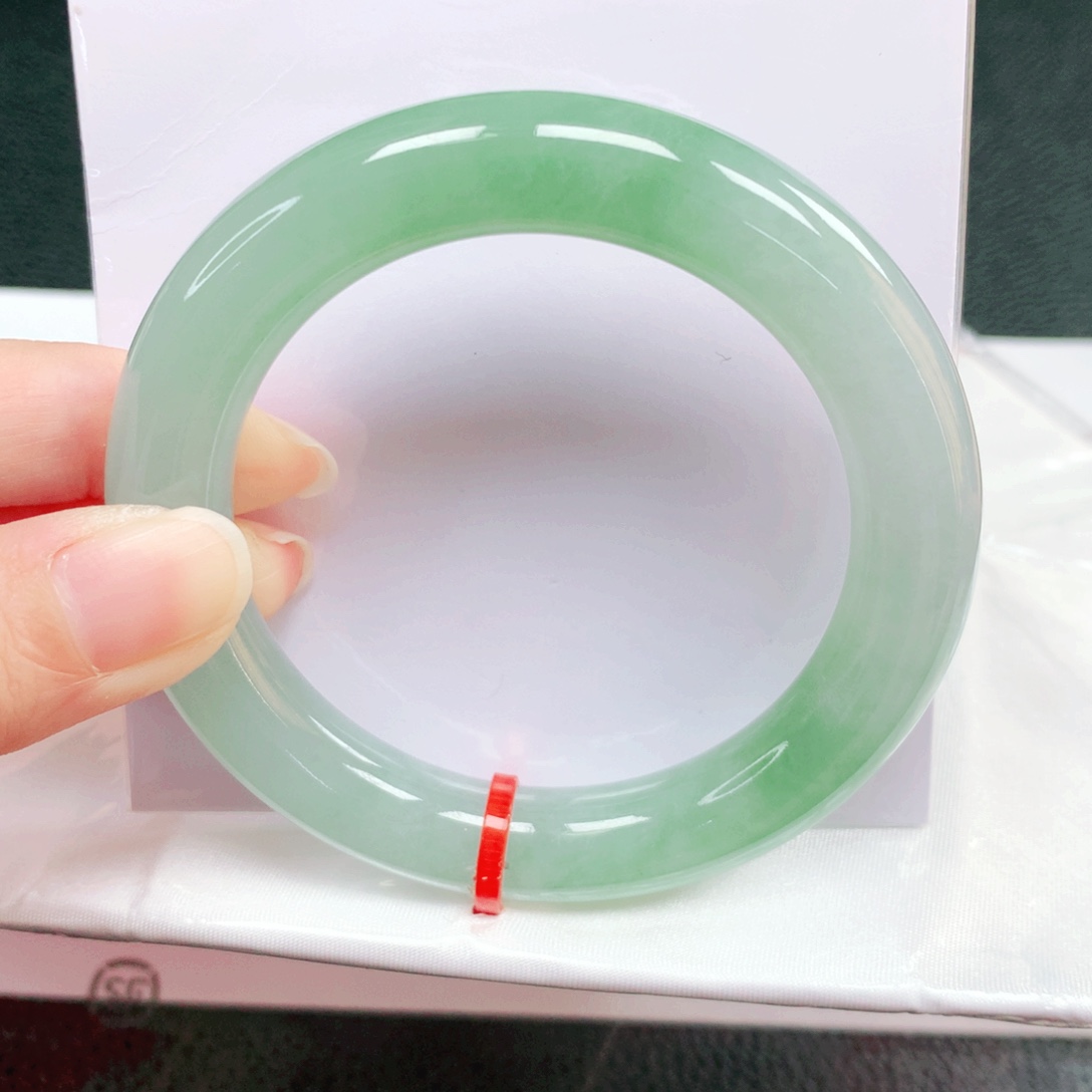 翡翠未镶嵌手镯54圈