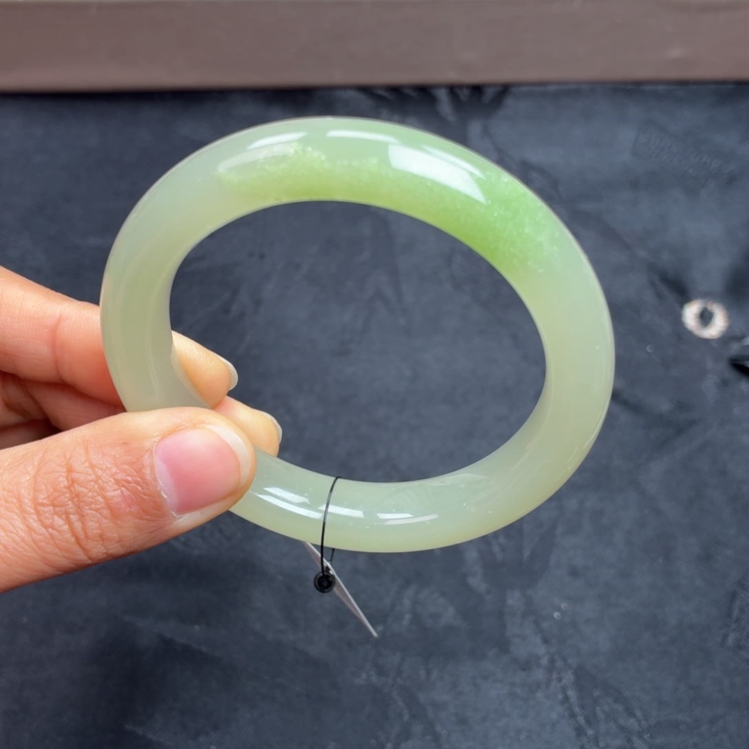 和田玉未镶嵌手镯冰底翠54圈