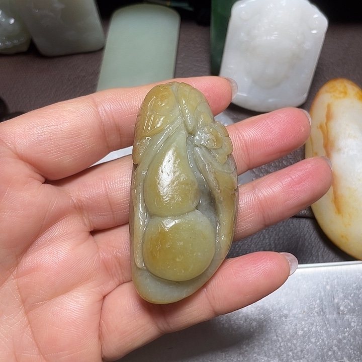 和田玉（糖玉）未镶嵌颈饰