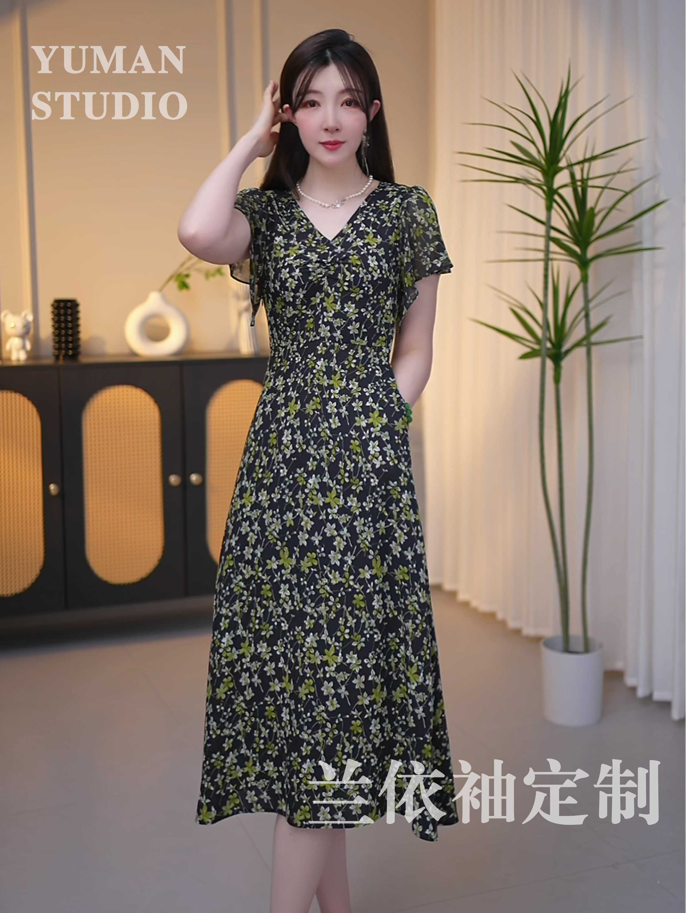 【现货清仓】--76# 墨绿色后背蕾丝缠枝花纹典雅复古蕾丝后背连衣裙