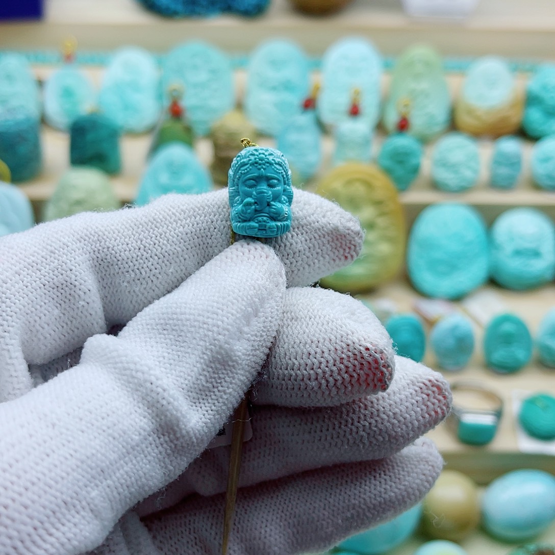 绿松石未镶嵌珠宝奇石