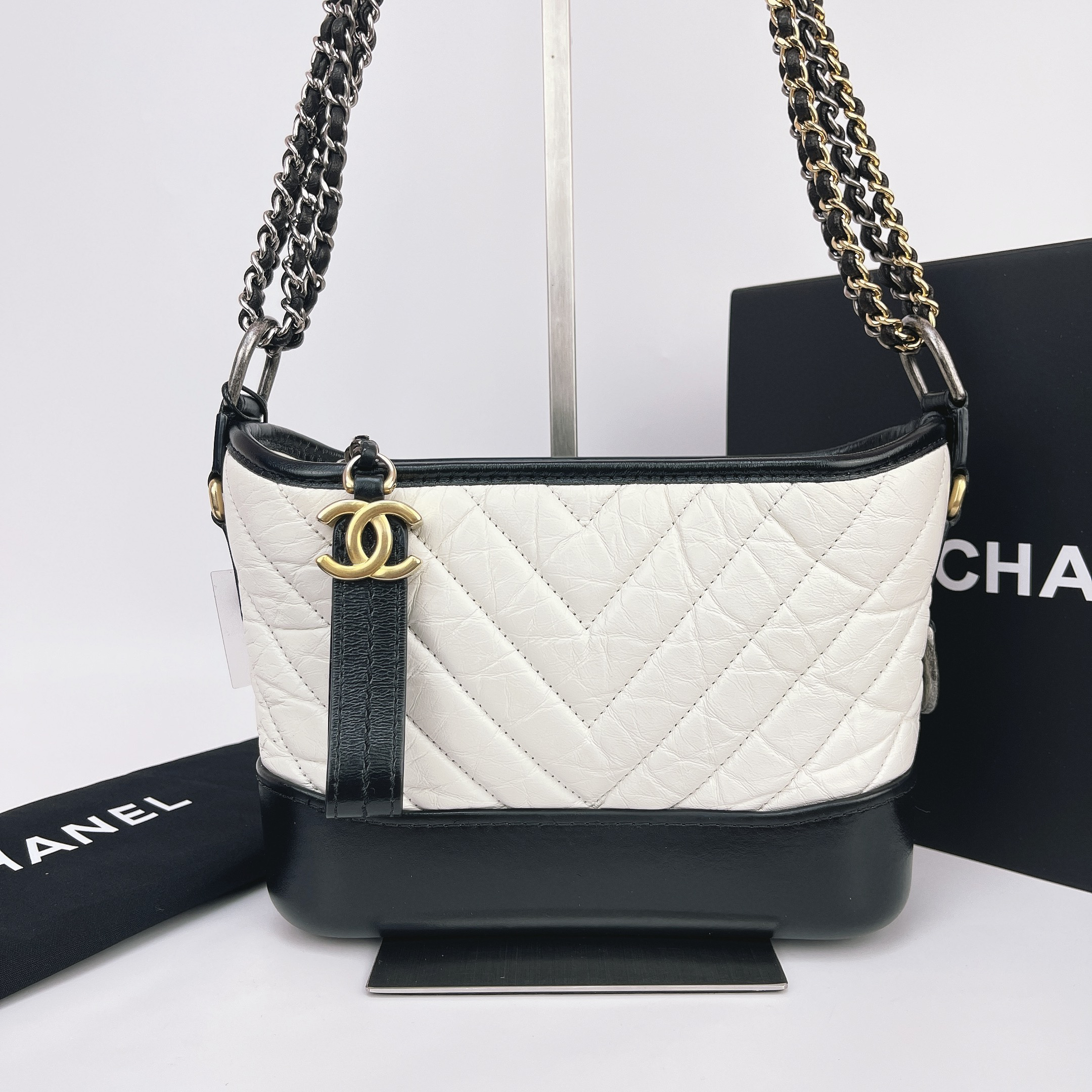 95新 Chanel/香奈儿 香奈儿白色流浪27开底长20 M416