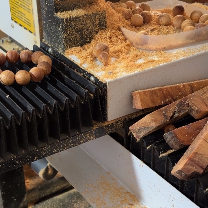 老***串柏木黑油香块一包