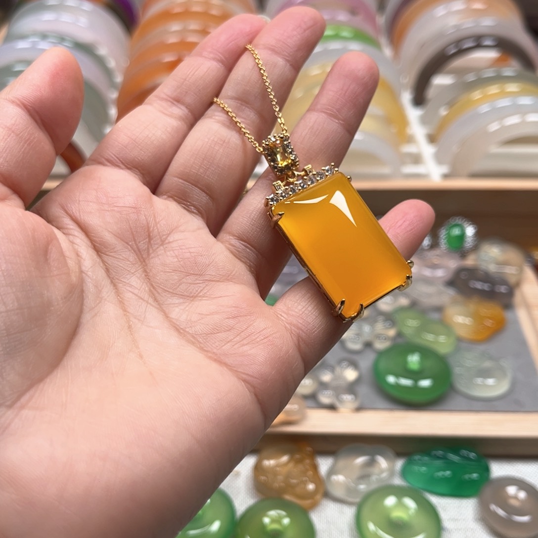 玛瑙/玉髓手镯未镶嵌1