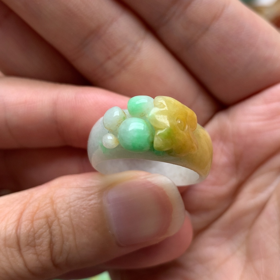 翡翠未镶嵌颈饰20圈