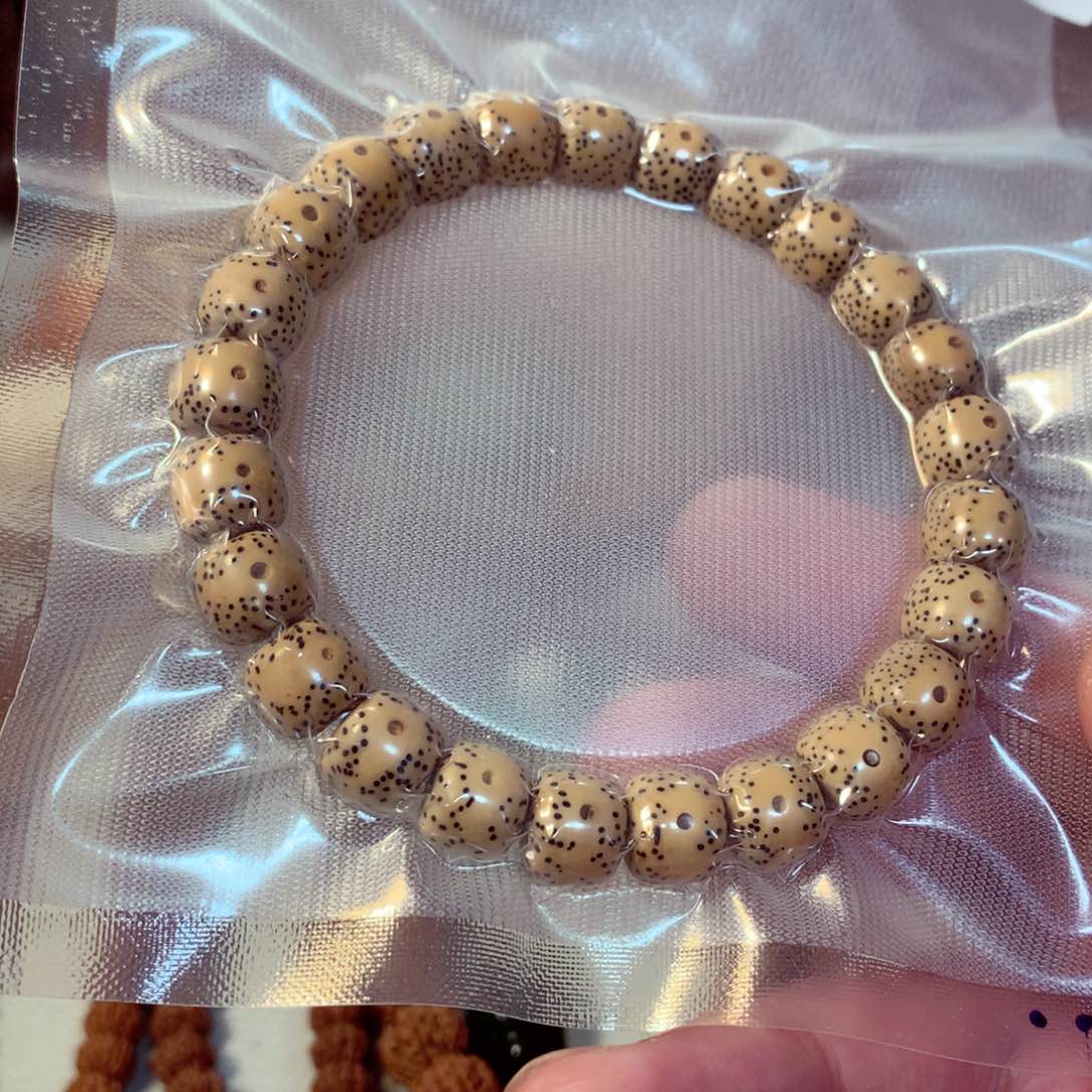 金刚菩提手串星月菩提鸡油黄大眼睛老料