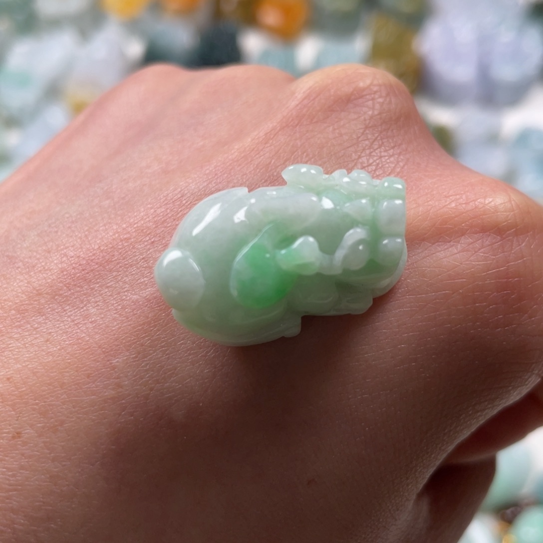 翡翠吊坠(赠链)未镶嵌