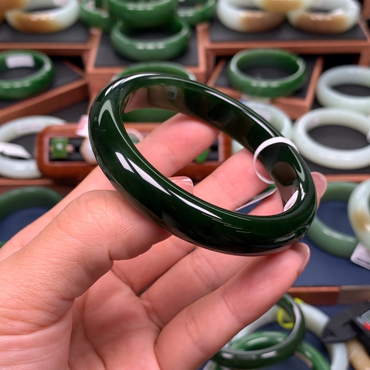 和田玉（碧玉）手镯未镶嵌