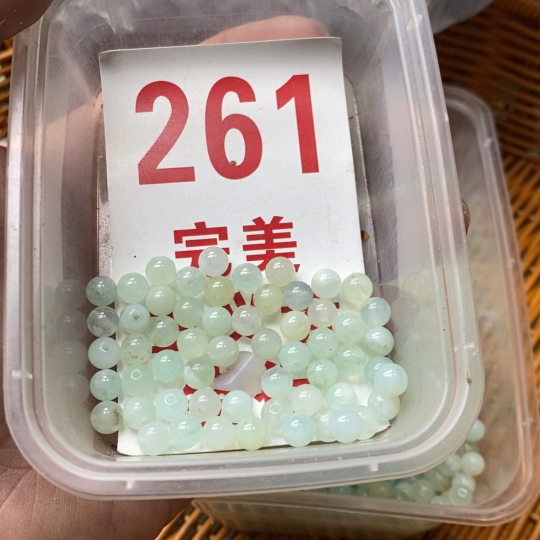 蛇纹石玉挂坠未镶嵌