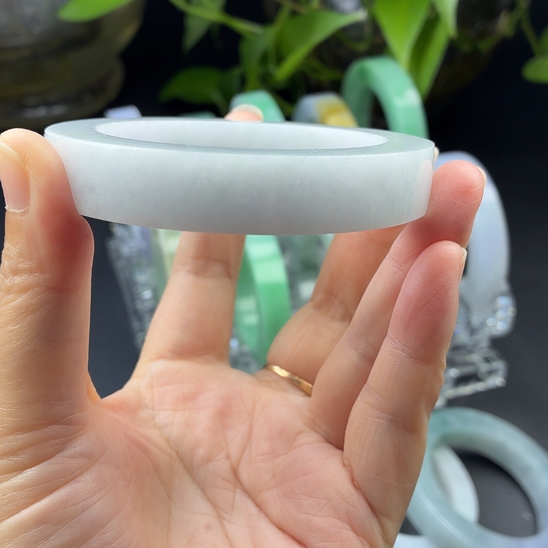 未镶嵌翡翠手镯定制翡翠