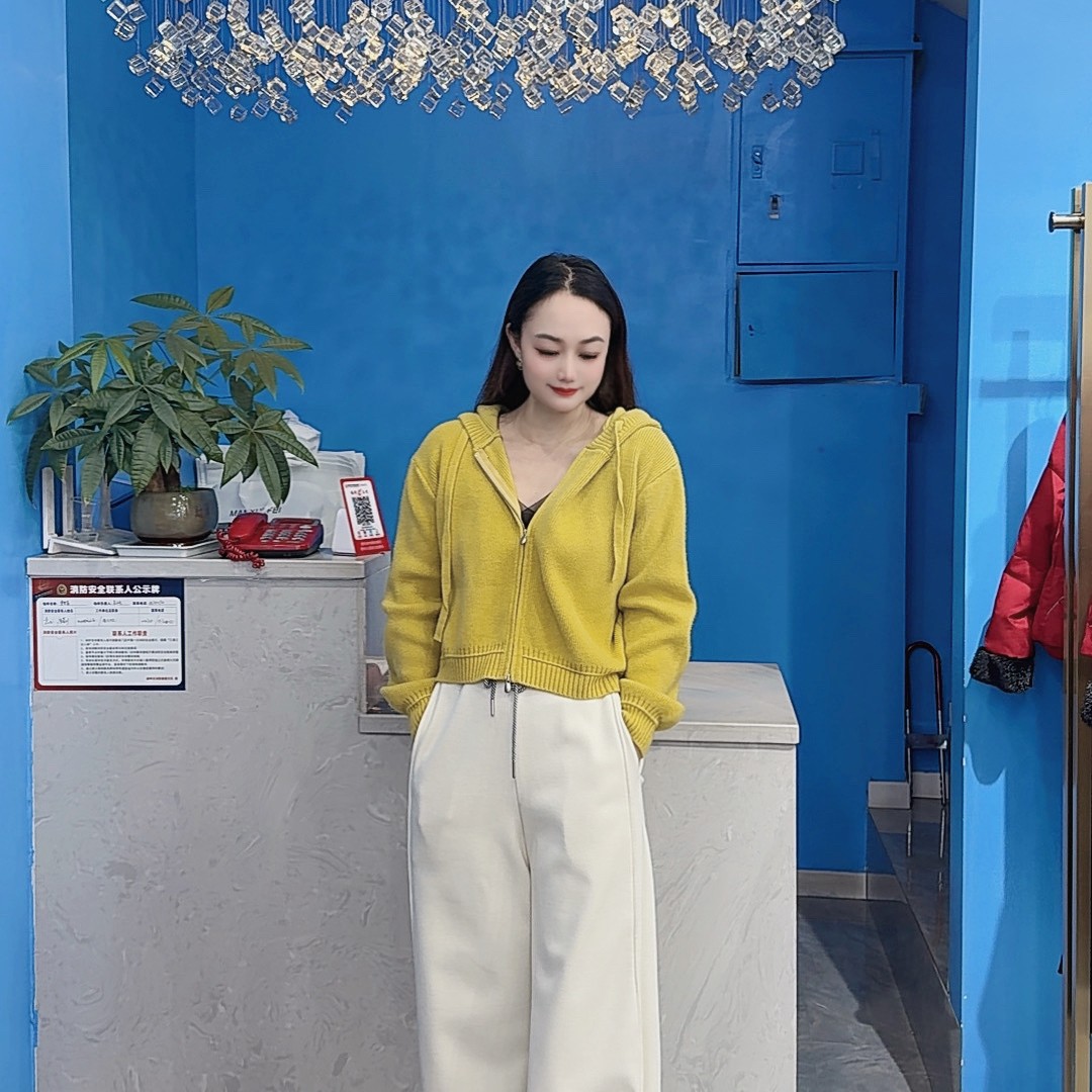 曼雪菲时尚简约开衫