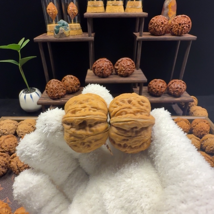 文玩核桃把件平谷元宝