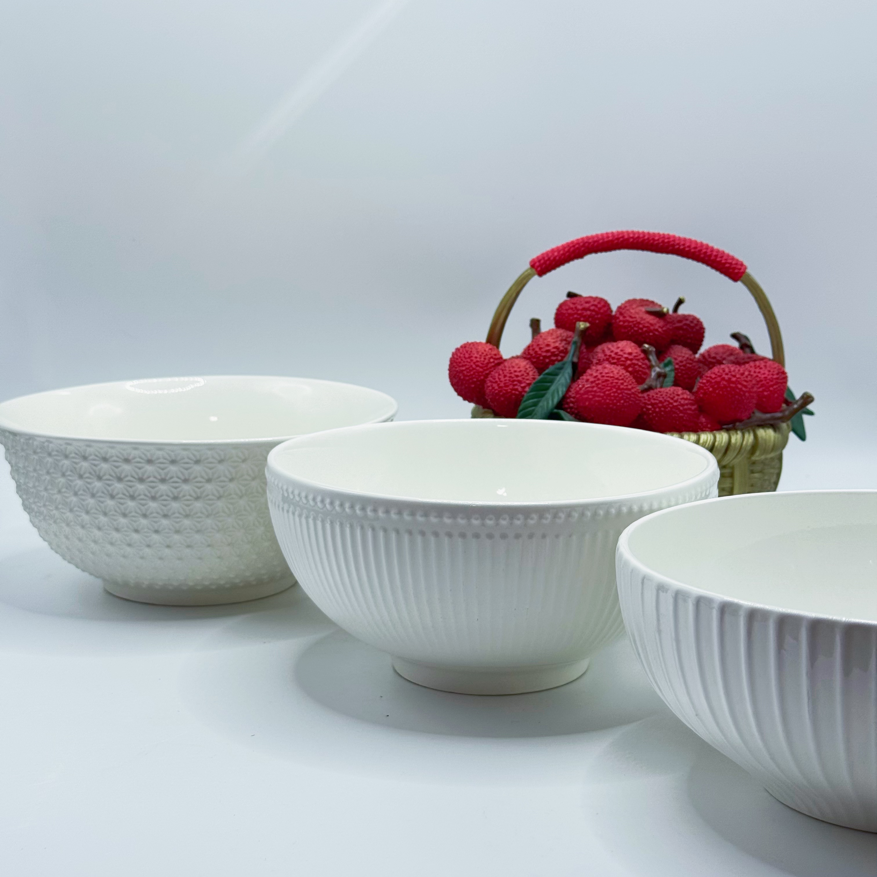 【盛兴源】7英寸白瓷浮雕简约沙拉碗甜品碗拉面碗家用陶瓷吃面大碗