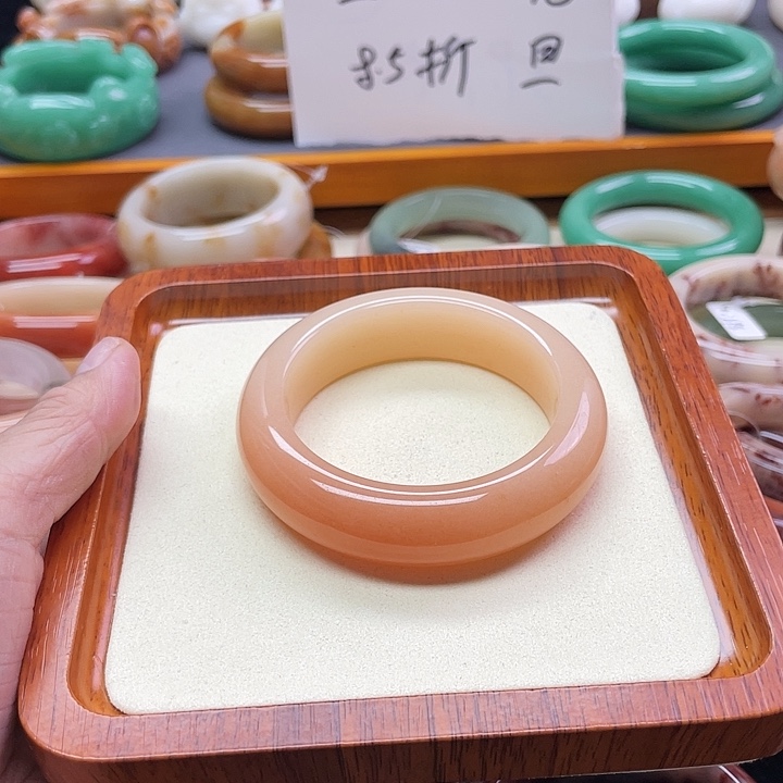 未镶嵌手镯石英质玉周*子