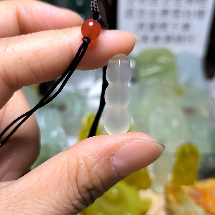 岫玉吊坠(不含链)未镶嵌