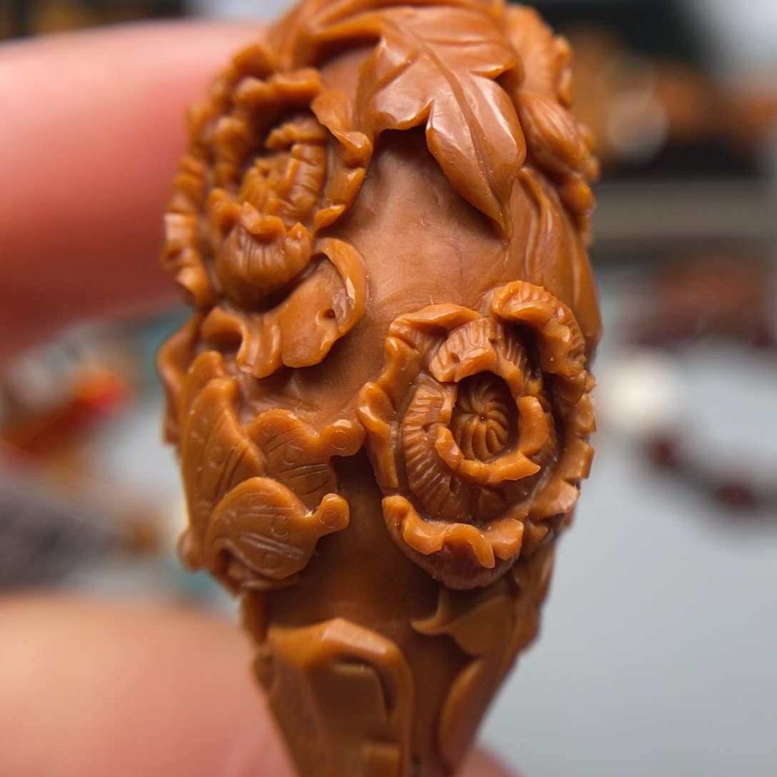 橄榄核吊坠花开富贵