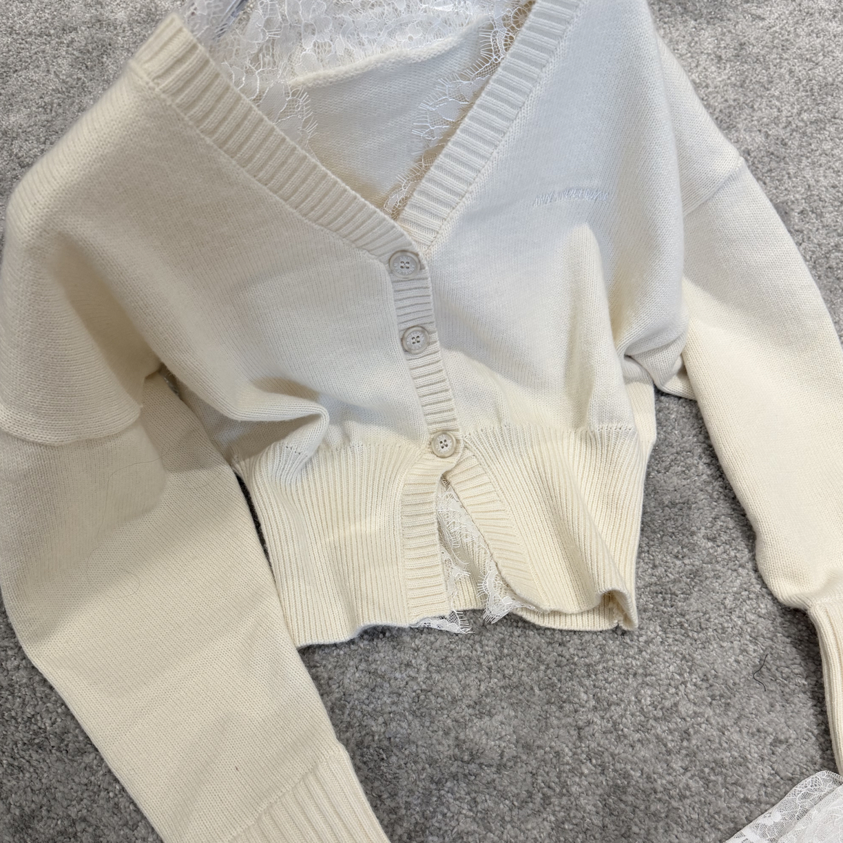 NNIE  蕾丝拼接绵羊毛上衣