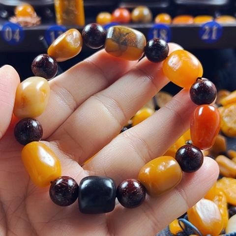 田黄石专****砂田黄石手串