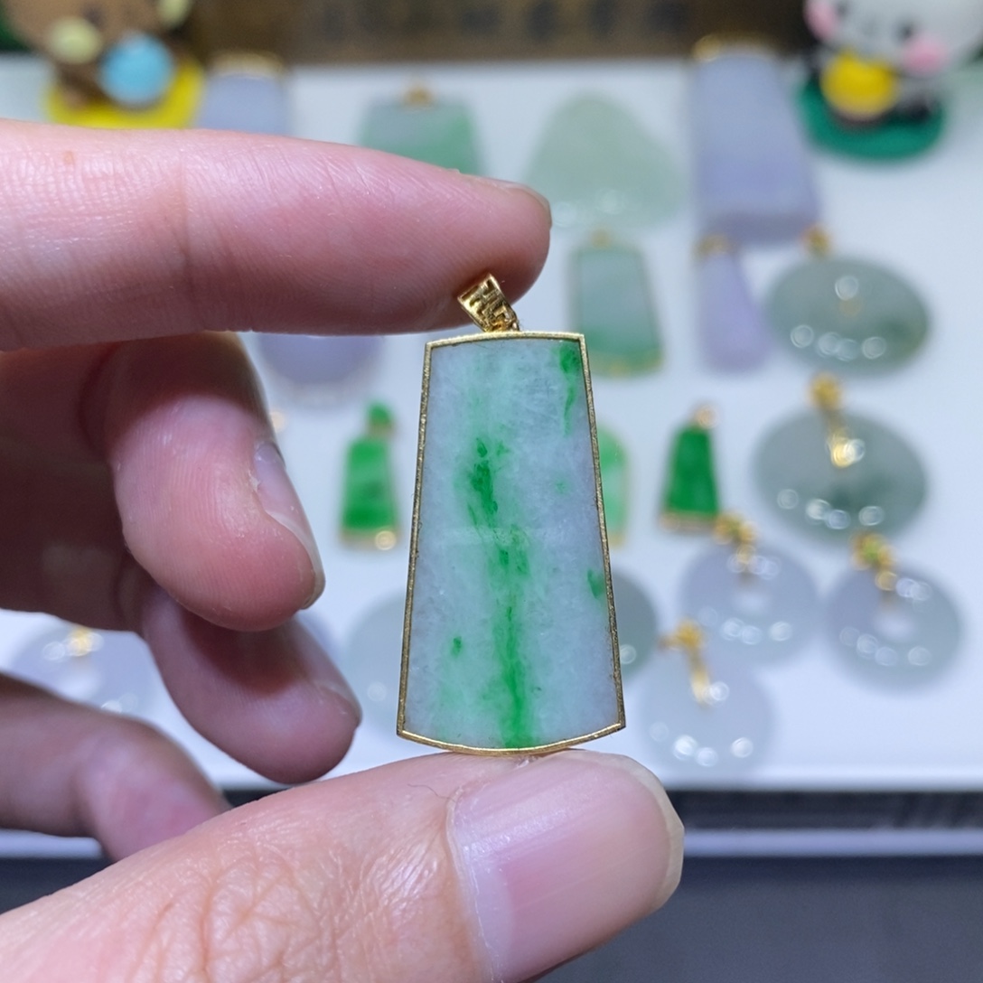 翡翠18K金镶嵌吊坠(不含链)