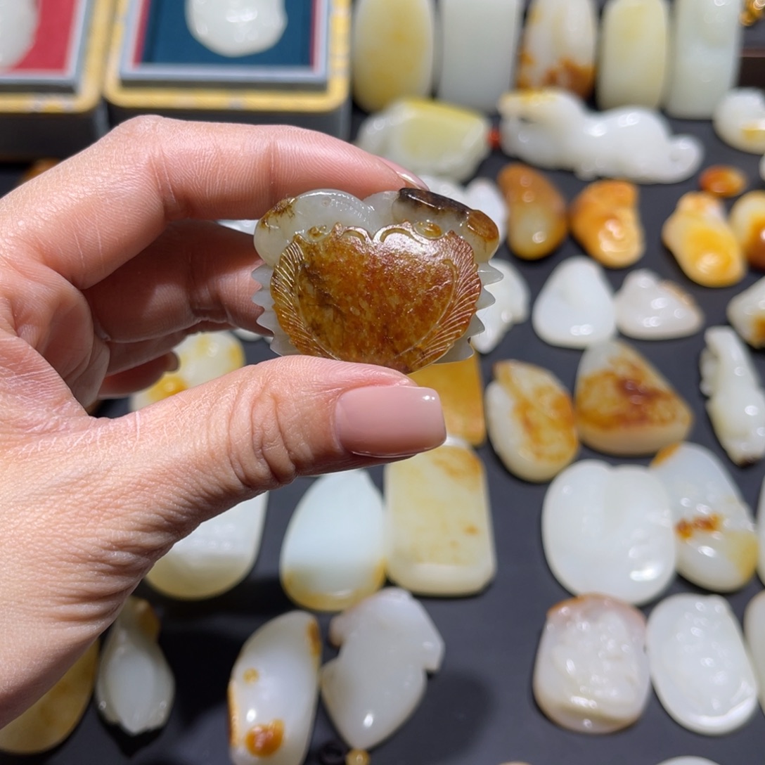 和田玉未镶嵌车挂