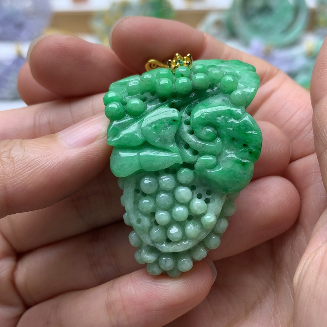 翡翠未镶嵌颈饰翡翠