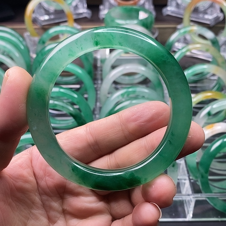 石英质玉手镯未镶嵌凝*