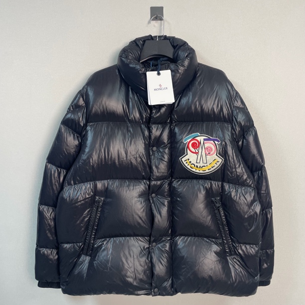 未使用 MONCLER 盟可睐Bytham1952系列亮面羽绒服/6码/价19500