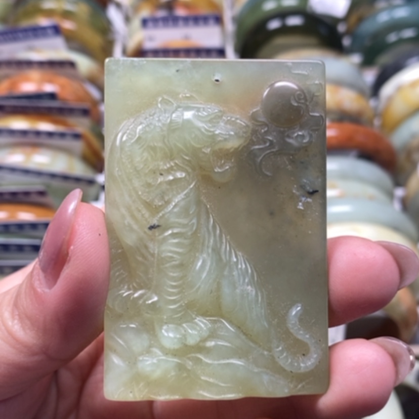 【闪购商品】蛇纹石玉手镯未镶嵌