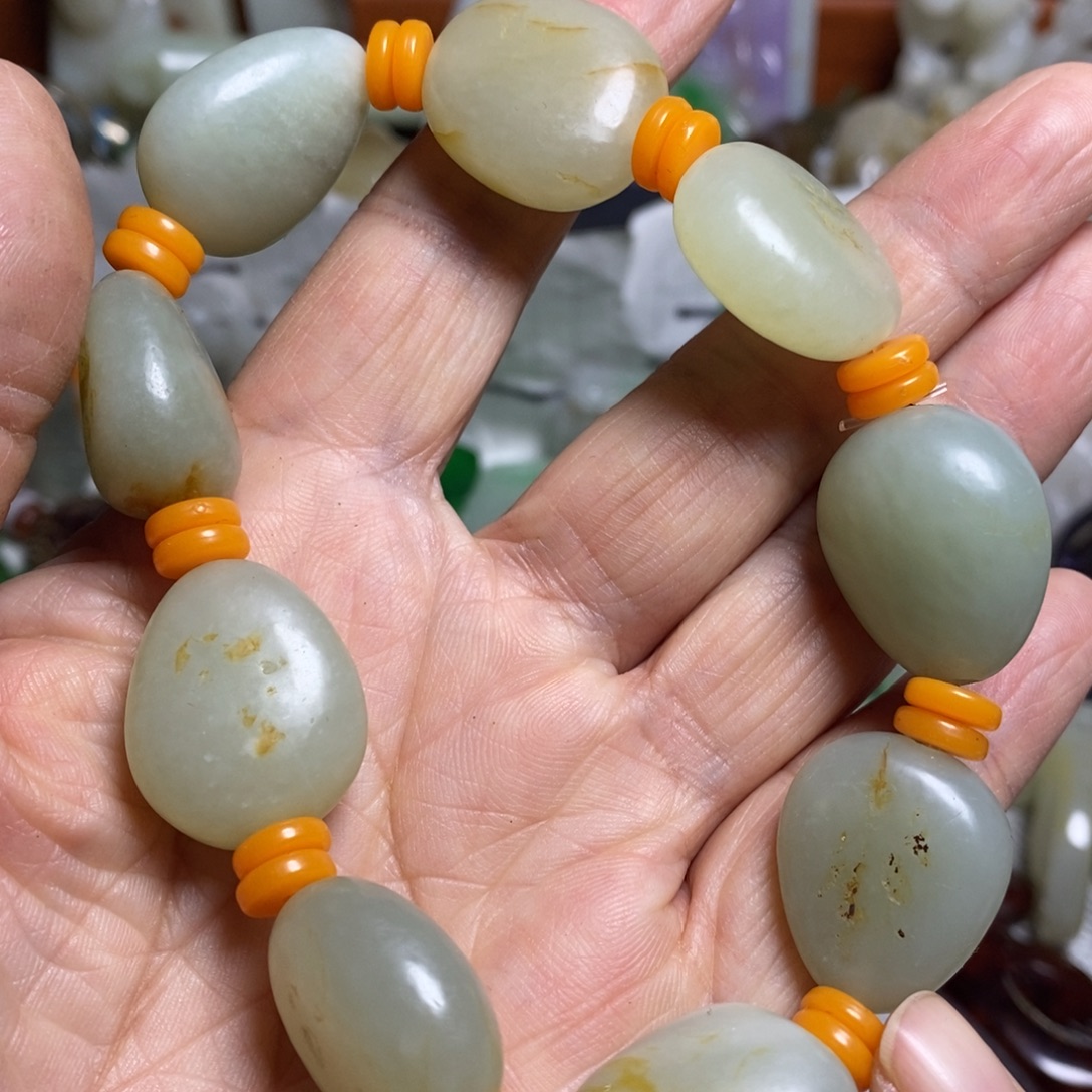 和田玉（糖玉）未镶嵌颈饰